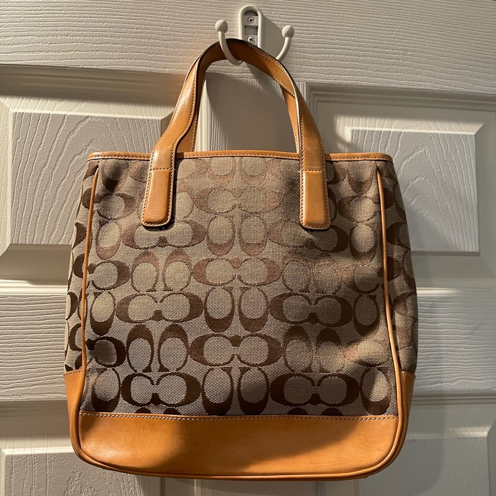 COACH SMALL LEATHER TOTE BAG